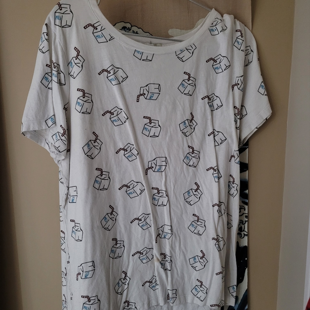 Forever 21 milk print shirt